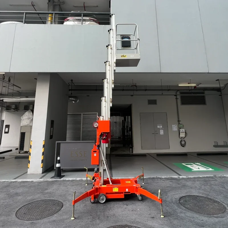 การใช้งาน รถกระเช้า Personal Lift นอกอาคาร